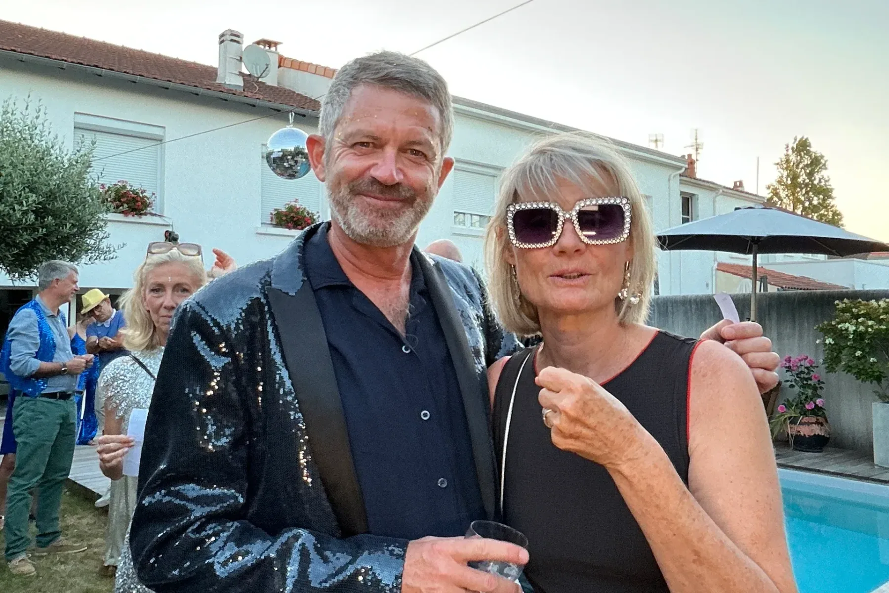 Photo originale — tenues de soirée festives