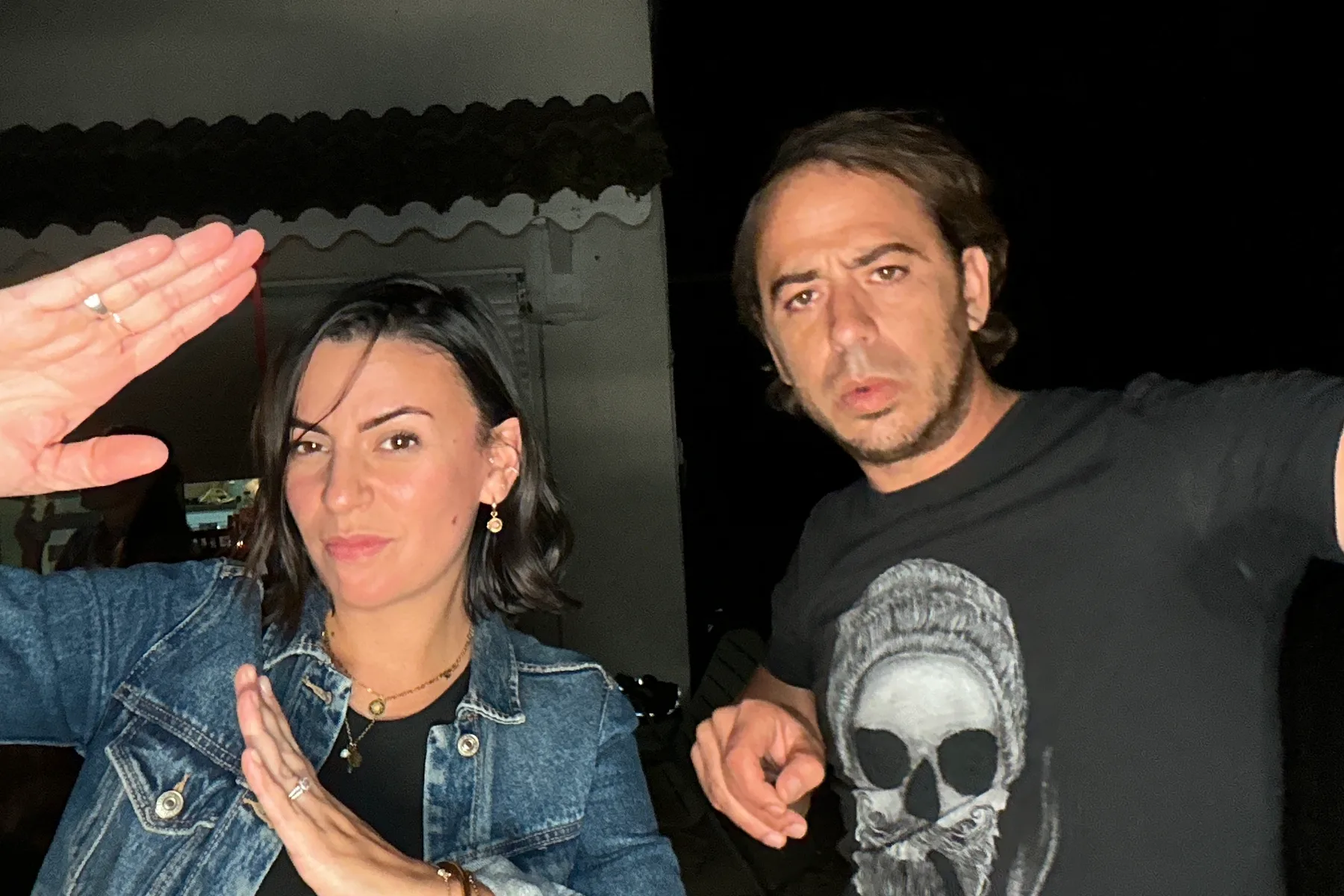 Photo originale — soirée entre amis en intérieur
