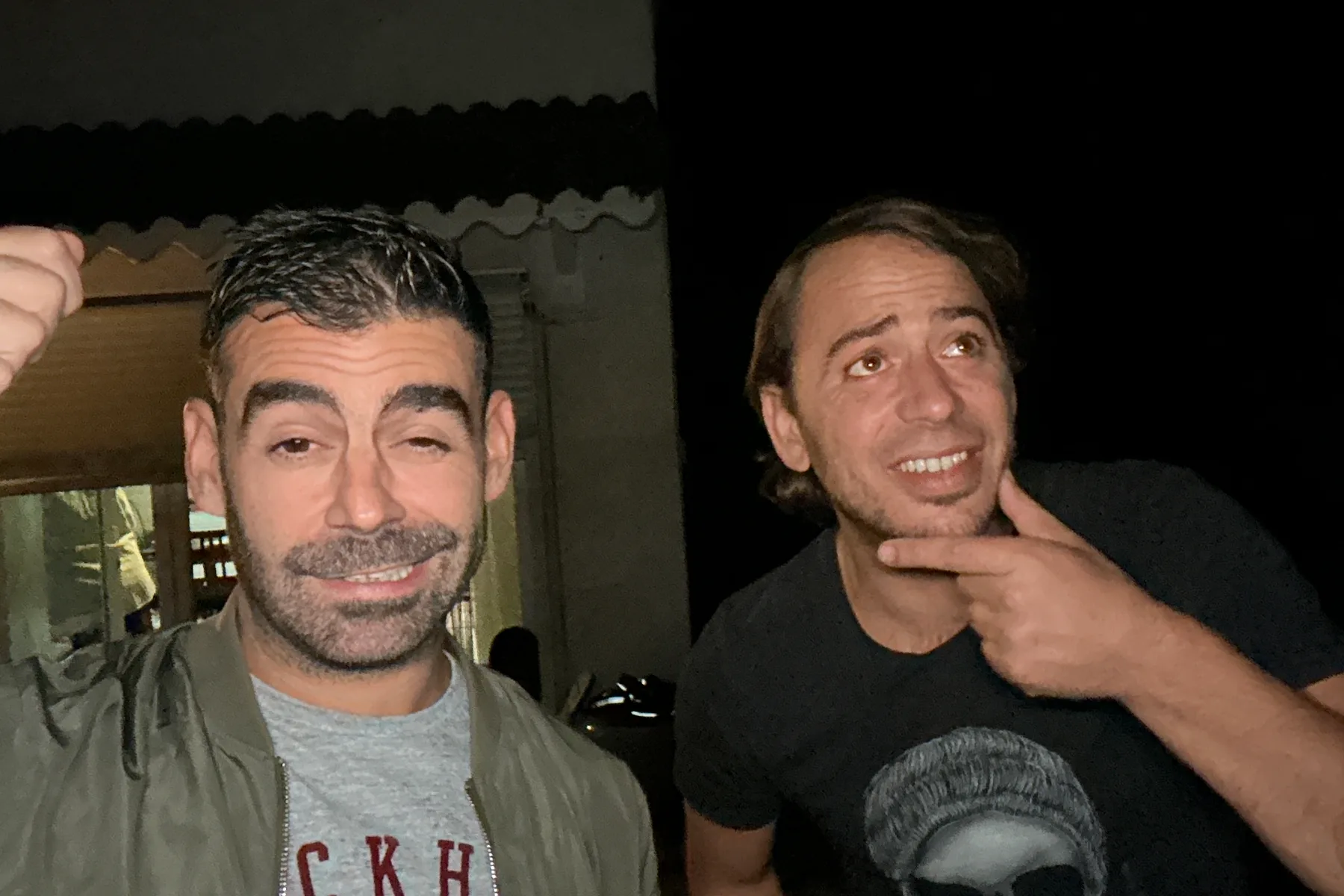 Photo originale — duo complice en soirée